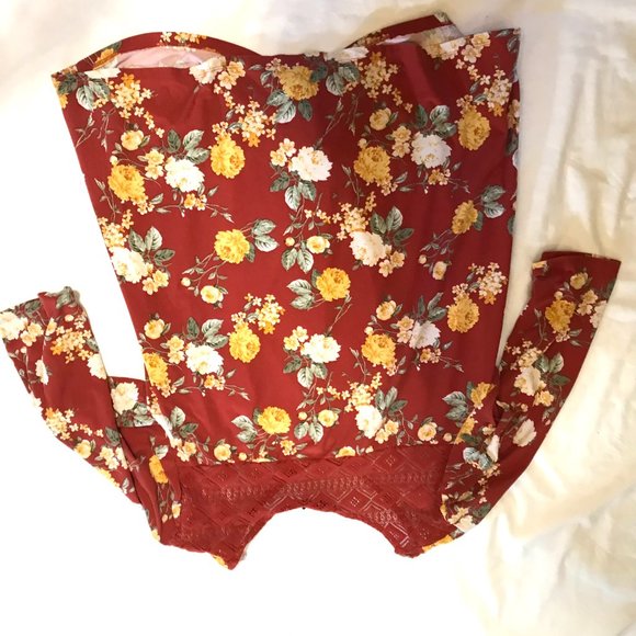 Kristin Nicole sz 3x floral knit top knotted  front soft stretchy with lace back - Picture 6 of 7